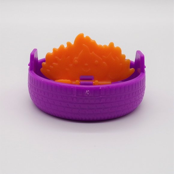 Mattel Barbie Club Chelsea Camp Fire Pit Purple Orange Flames Camper - Picture 3 of 4